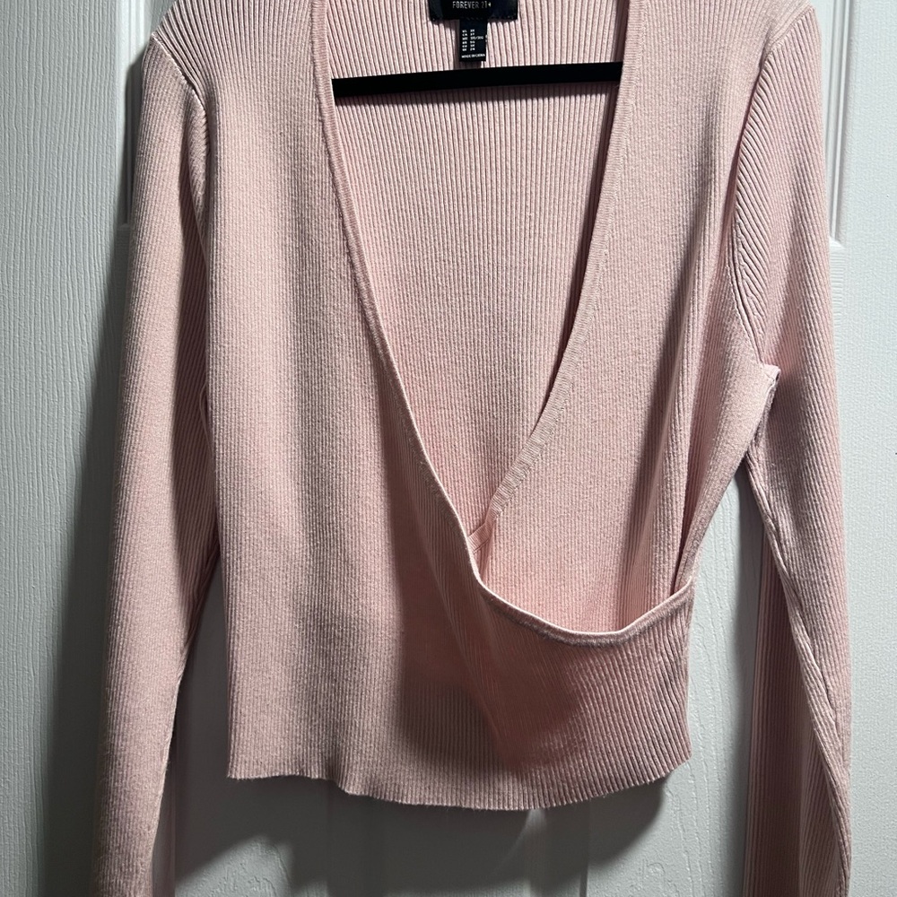 Pale pink ribbed v neck cropped sweater🌸 - Picture 2 of 5